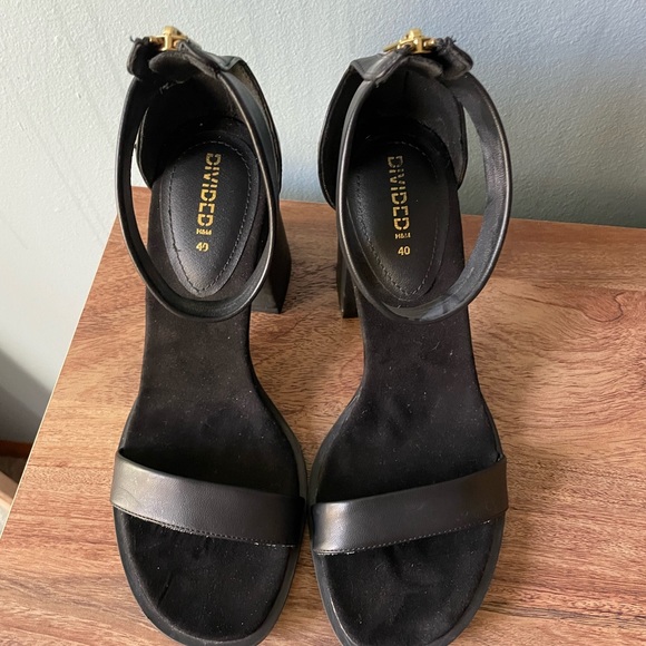 Women’s chunky strapy heel - Picture 2 of 5